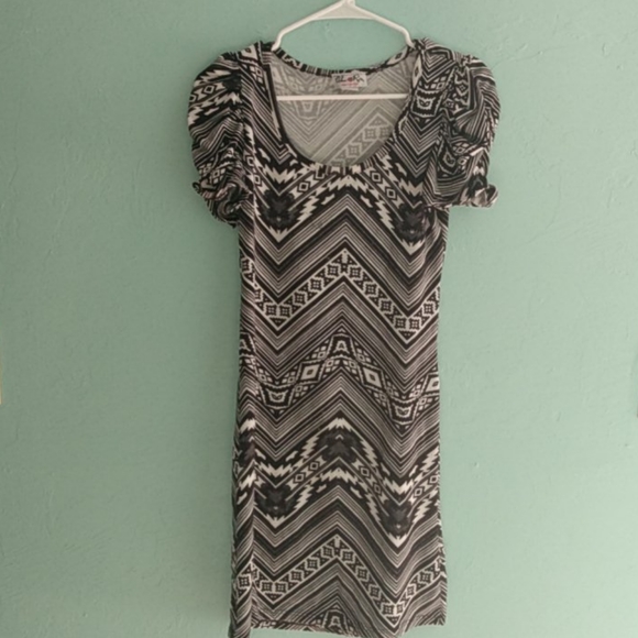 Dress - Picture 1 of 3